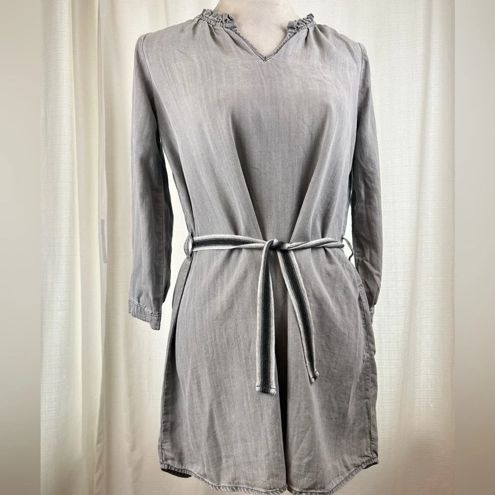 Chelsea & Violet Gray V-Neck‎ Tie-Waist Casual Dress